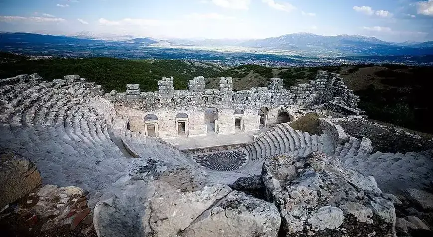 Gladyatörler Şehri: Kibyra Antik Kenti ve Medusa’nın Gizemi - Yolda1Adam