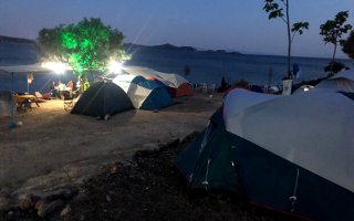 Eos Kamping: İzmir Dikili’de Denize Sıfır Huzurlu Bir Tatil
