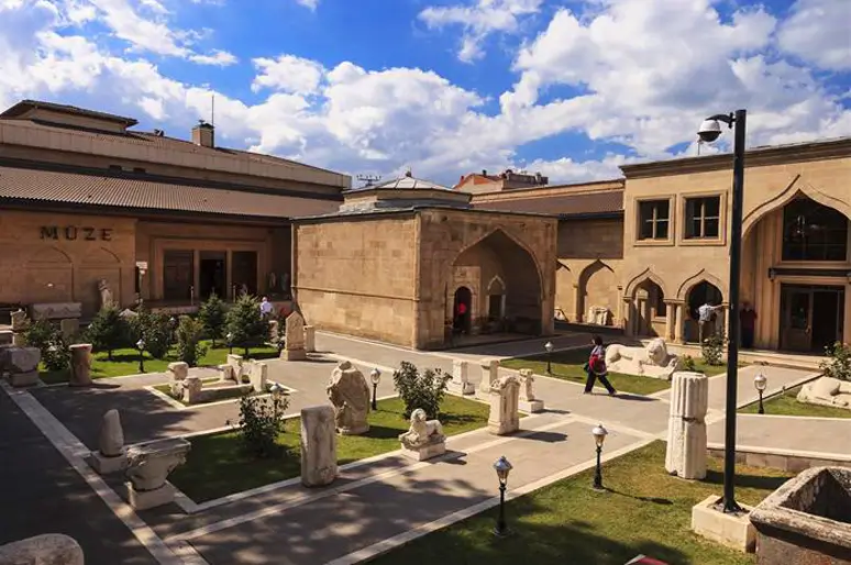 Tarihin Devleri Burada: Burdur Arkeoloji Müzesi - Yolda1Adam