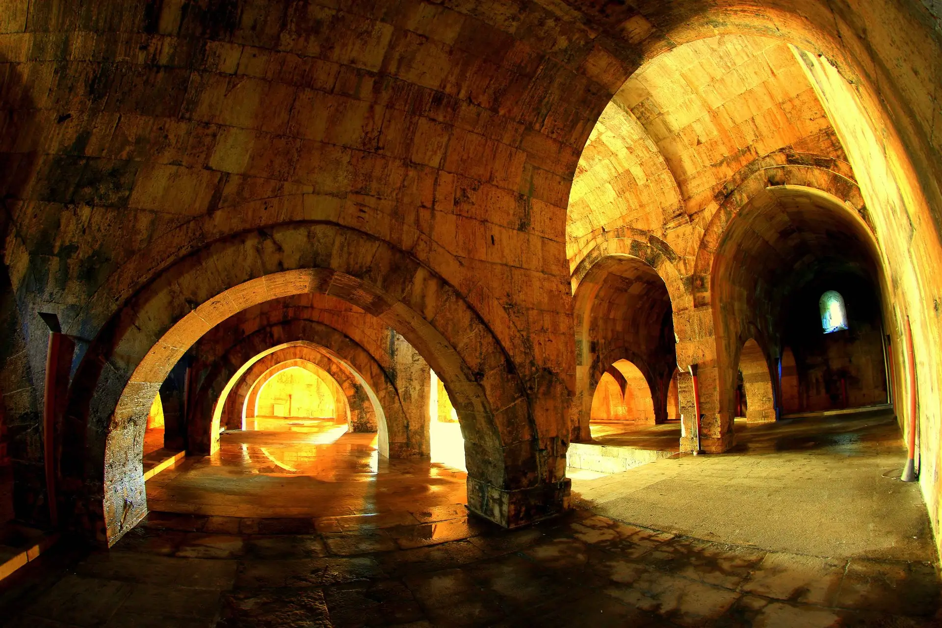 Yol Üstündeki Selçuklu Mirası: Susuz Han ve Kayıp Avlunun Hikayesi - Yolda1Adam